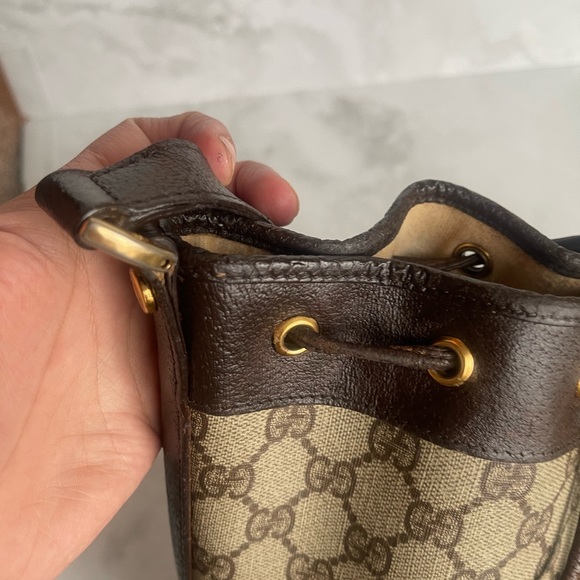 Authentic Gucci vintage GG canvas drawstring crossbody bag 001.115.6179.4023 (A) - Picture 9 of 16